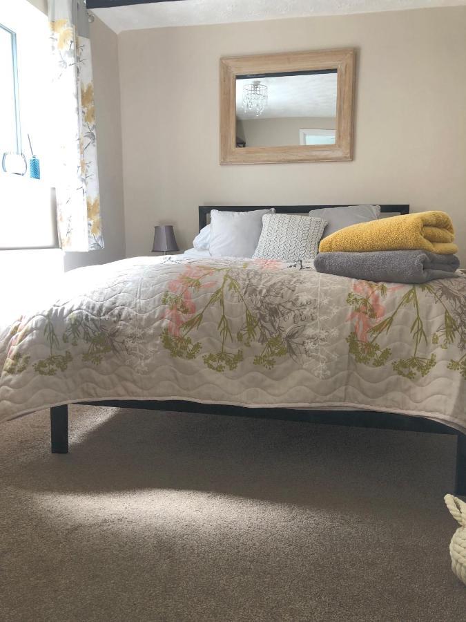 Little Park Holiday Homes Self Catering Cottages 1 & 2 Bedrooms Available Close To Tutbury Castle Buitenkant foto