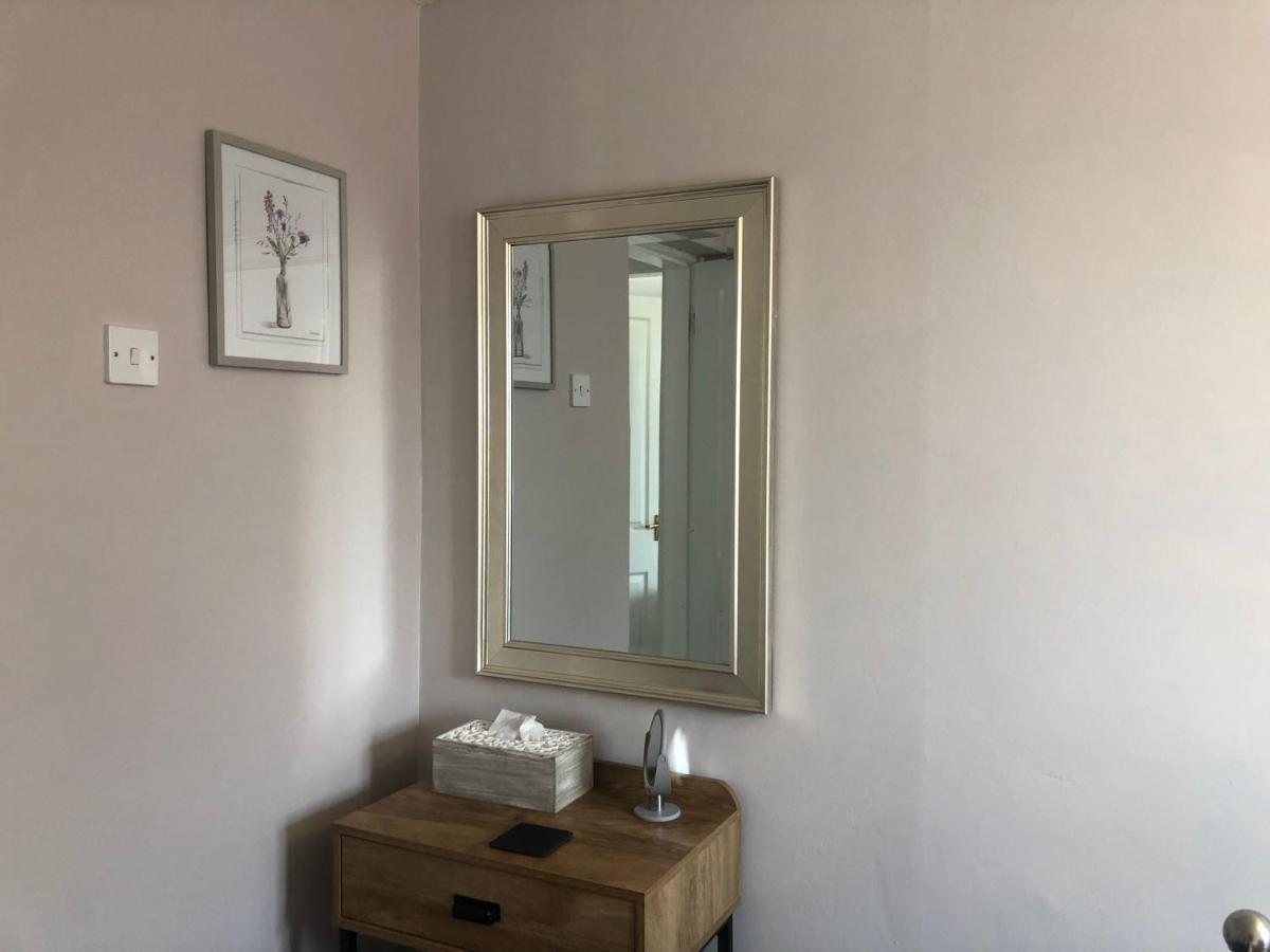 Little Park Holiday Homes Self Catering Cottages 1 & 2 Bedrooms Available Close To Tutbury Castle Buitenkant foto