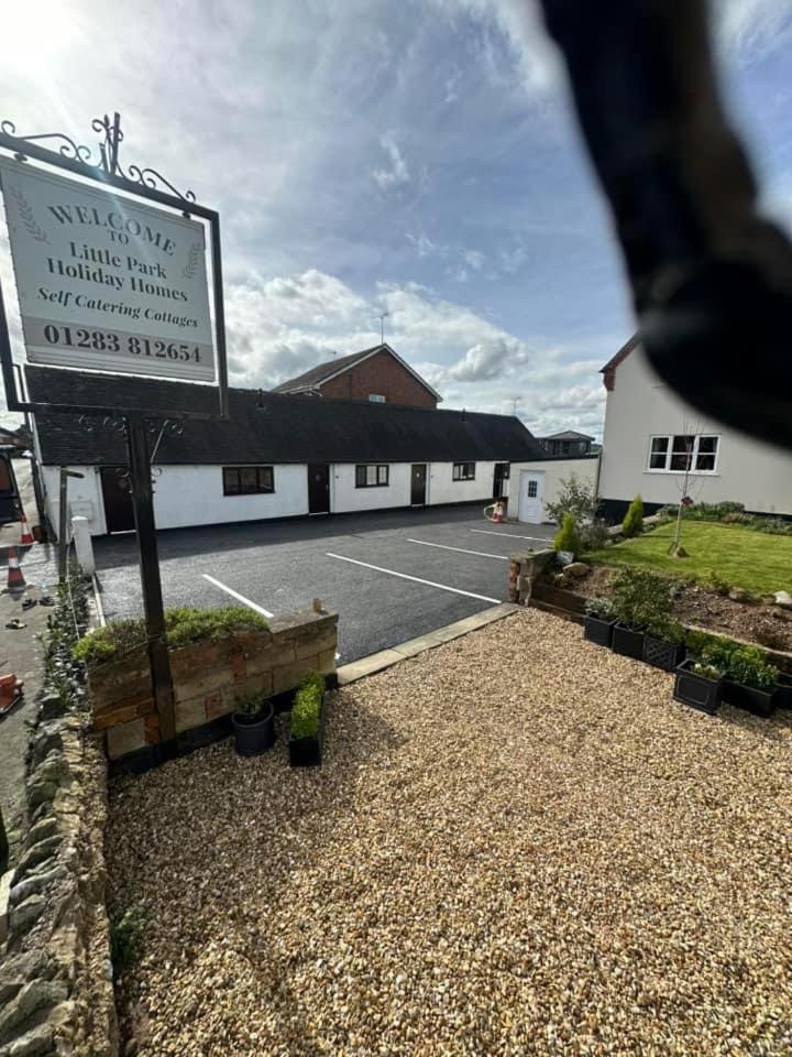 Little Park Holiday Homes Self Catering Cottages 1 & 2 Bedrooms Available Close To Tutbury Castle Buitenkant foto