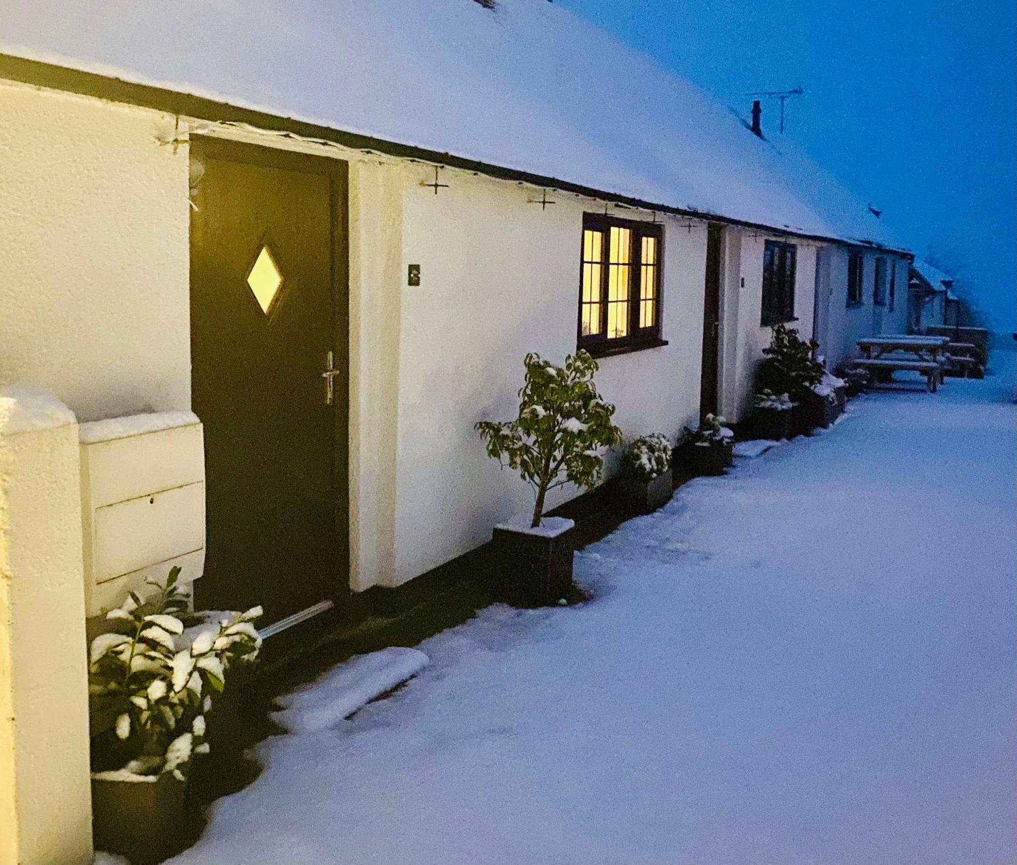 Little Park Holiday Homes Self Catering Cottages 1 & 2 Bedrooms Available Close To Tutbury Castle Buitenkant foto